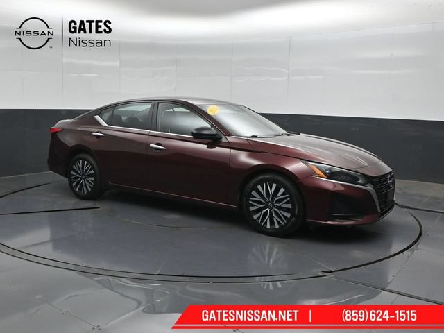 Used 2025 Nissan Altima 2.5 SV