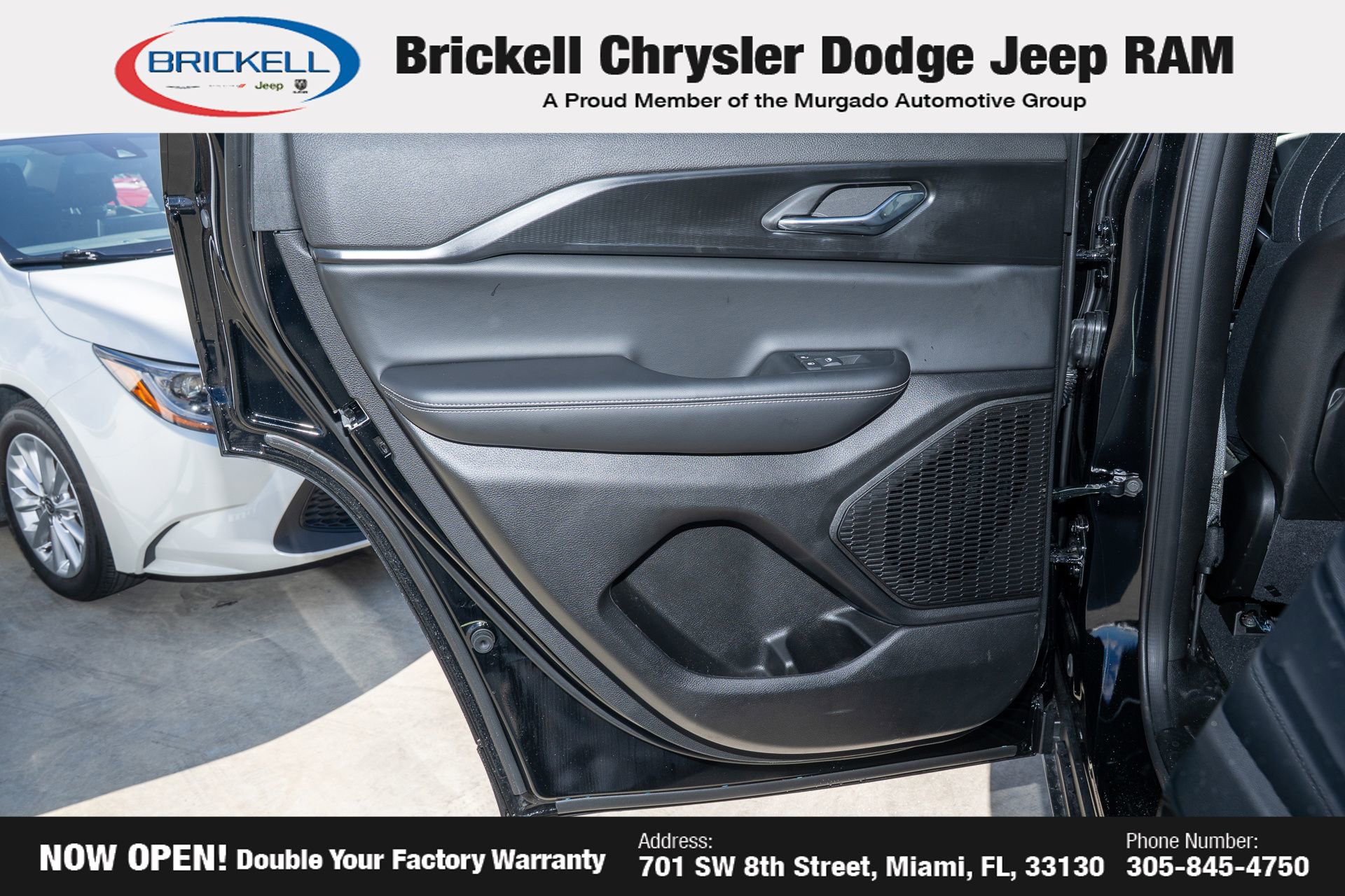 New 2025 Jeep Grand Cherokee Laredo X w/ Luxury Tech Group I image 12