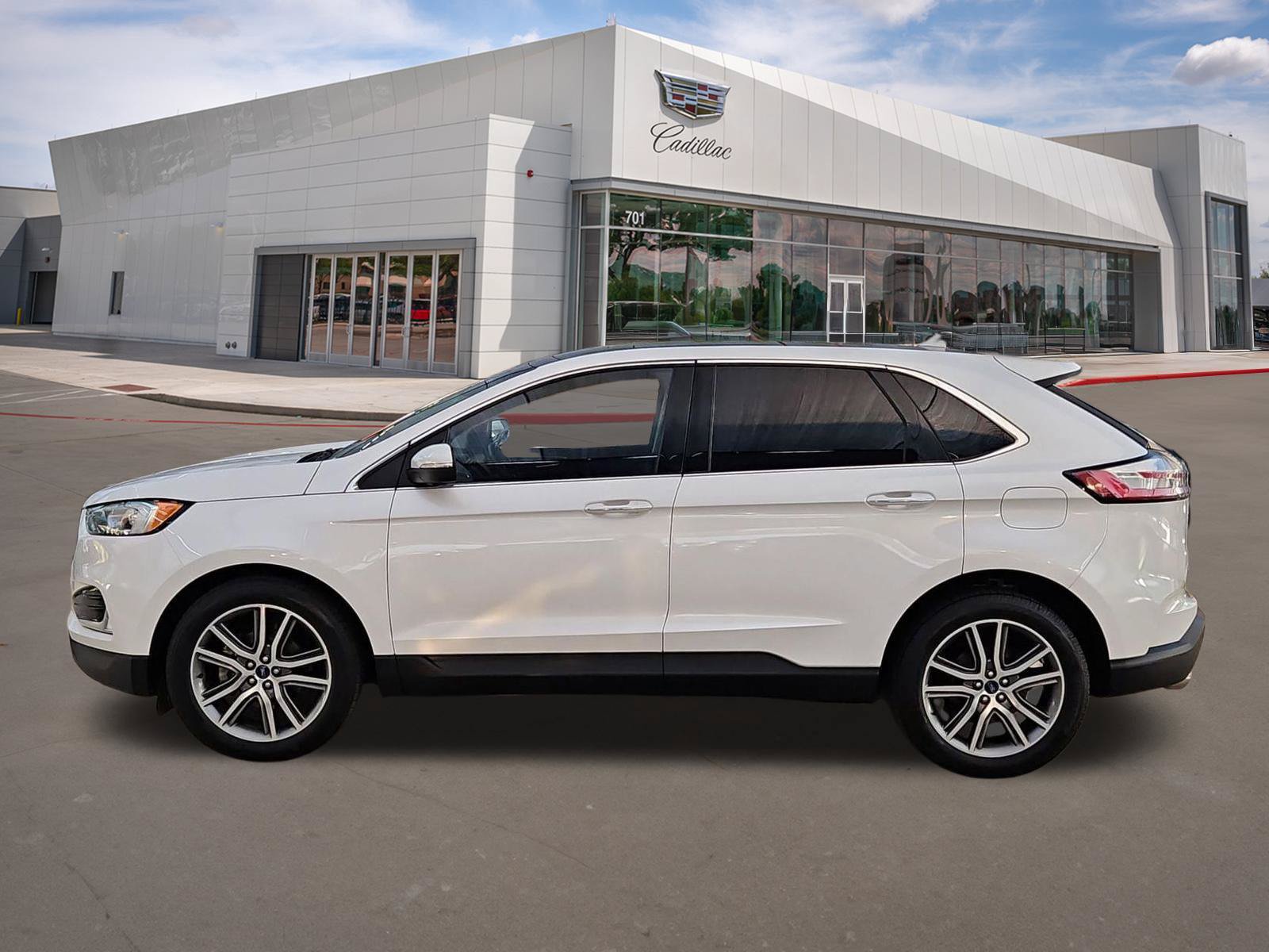 Used 2019 Ford Edge Titanium FWD image 3