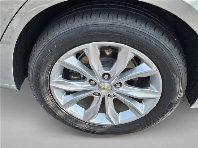Used 2022 Chevrolet Malibu LT image 3