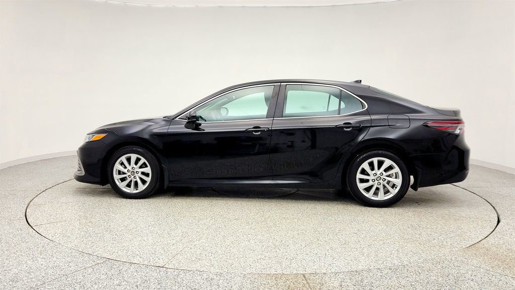 Used 2023 Toyota Camry LE image 8