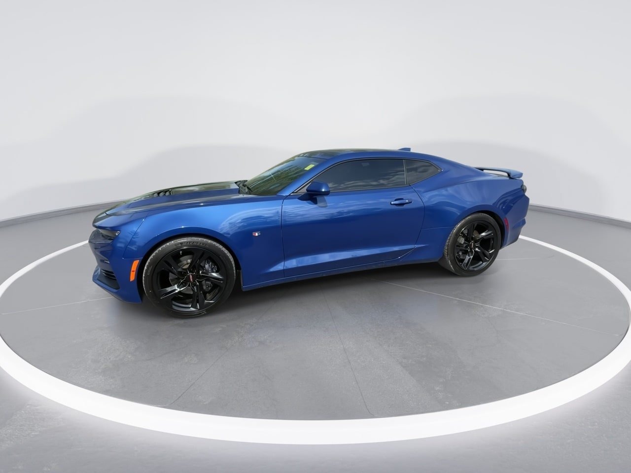 Used 2022 Chevrolet Camaro SS RWD image 9