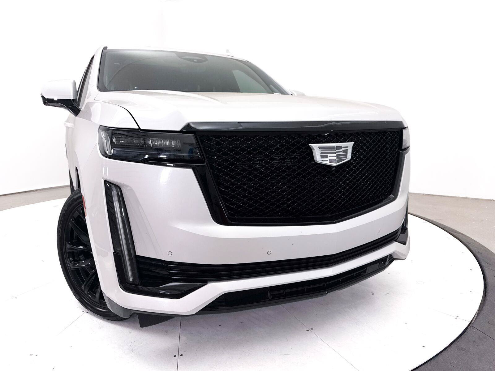 Used 2022 Cadillac Escalade Sport Platinum w/ LPO, ONYX Package AWD/4WD image 9