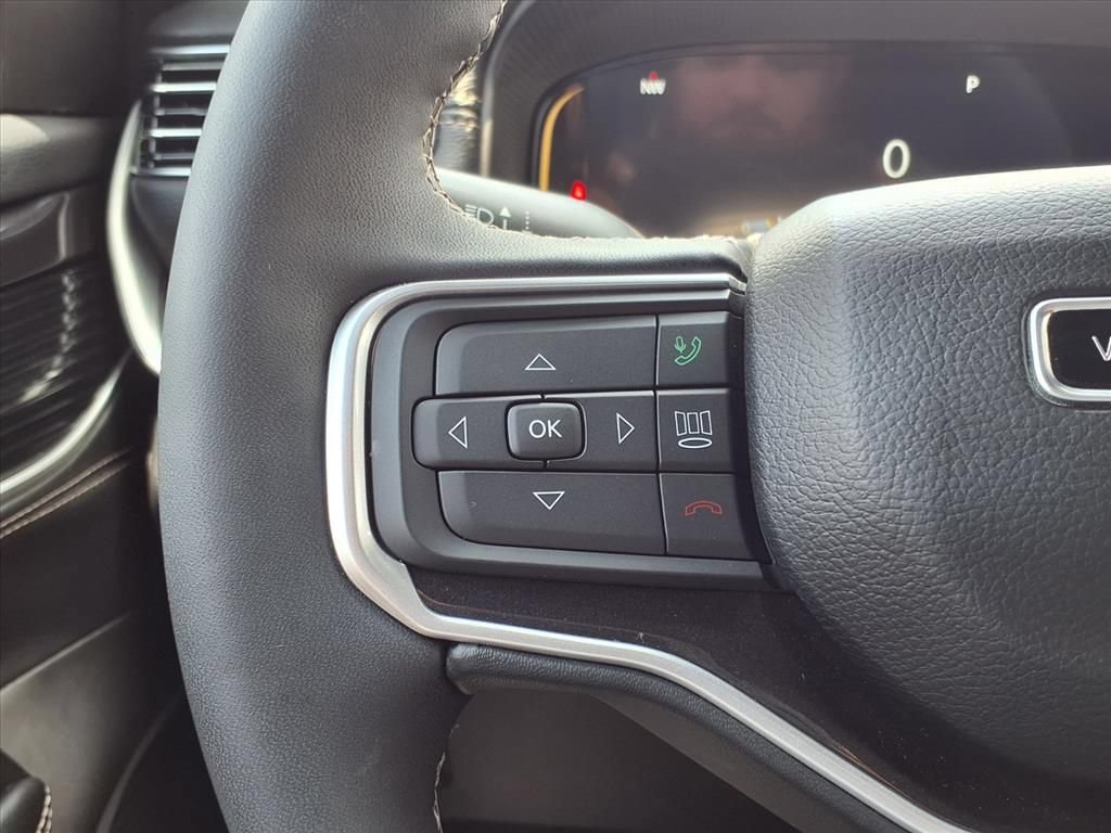 Used 2024 Jeep Wagoneer 4WD w/ Premium Group I image 19