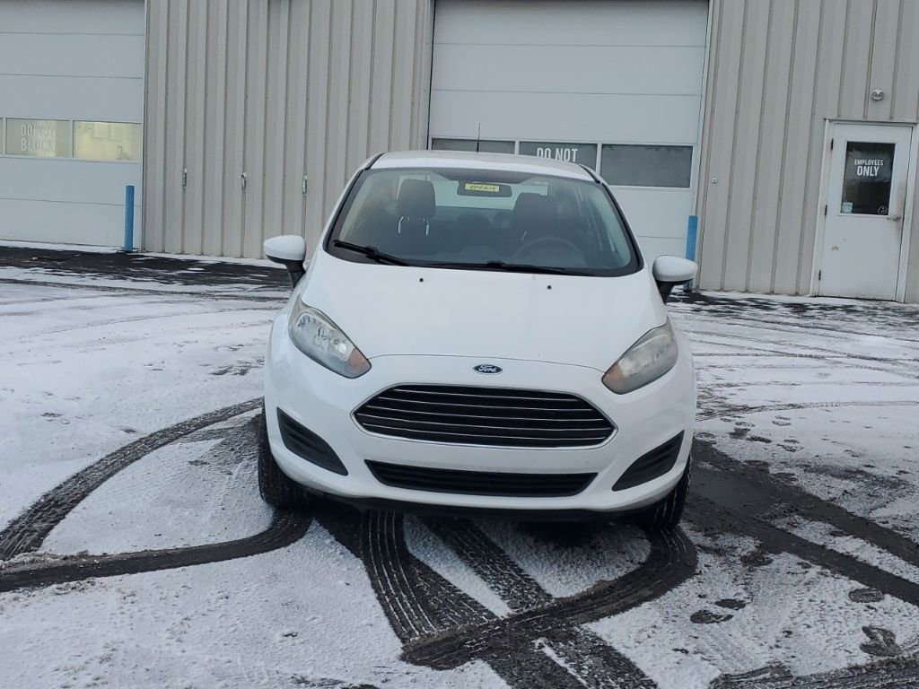 Used 2018 Ford Fiesta SE image 2