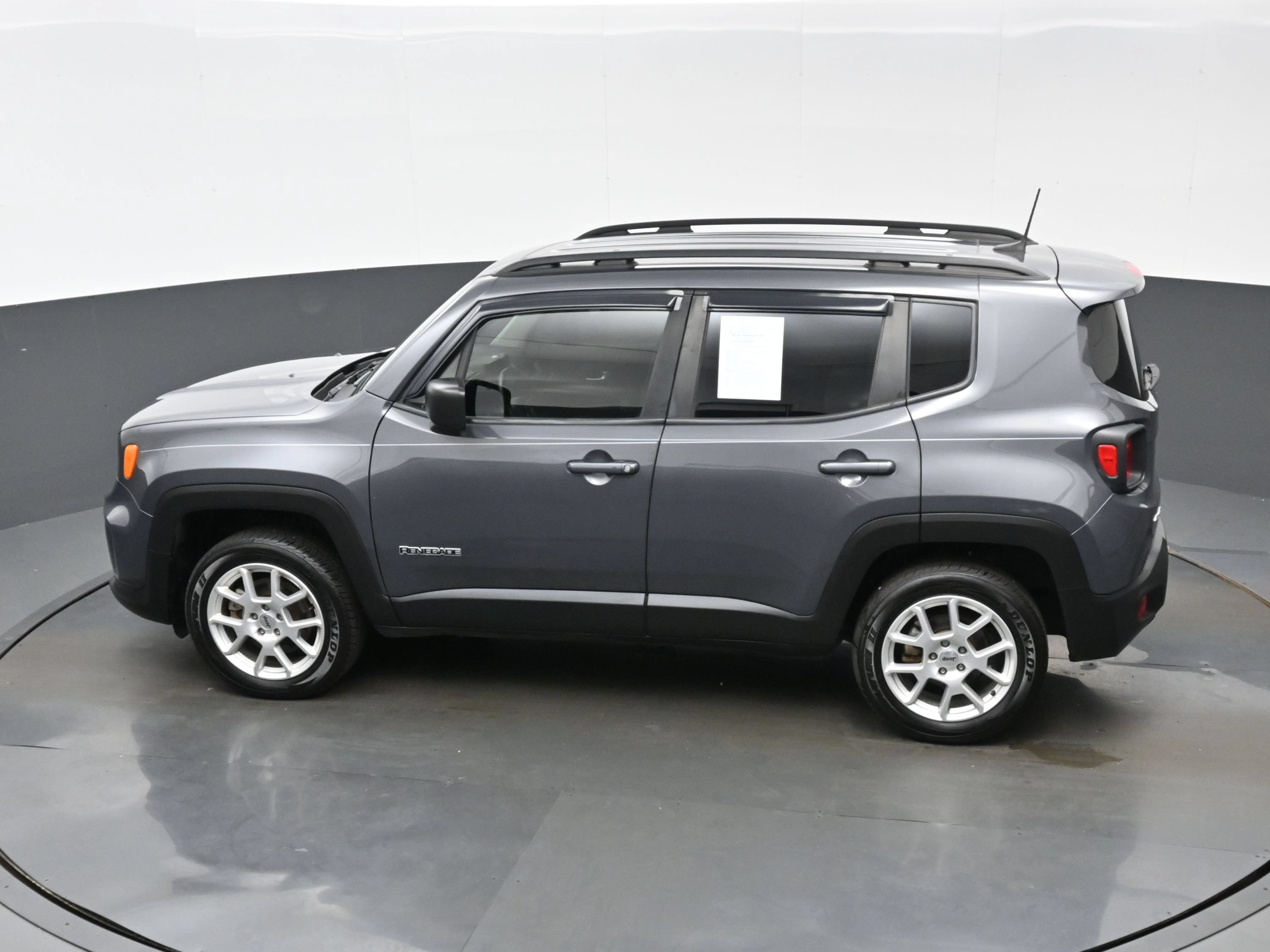 Used 2022 Jeep Renegade Latitude AWD/4WD image 34