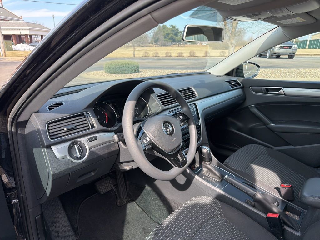 Used 2017 Volkswagen Passat 1.8T S image 11