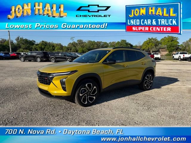 Used 2025 Chevrolet Trax RS w/ Driver Confidence Package image 2