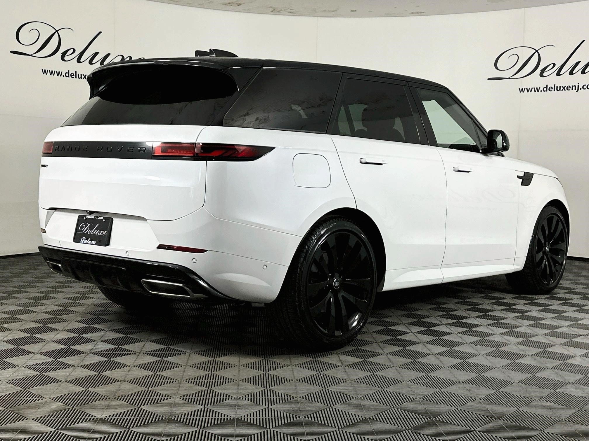 Used 2024 Land Rover Range Rover Sport Dynamic SE AWD/4WD image 6