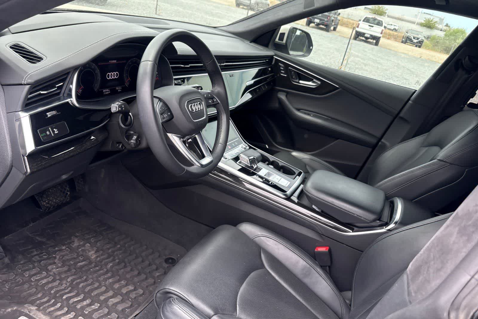 Used 2023 Audi Q8 Prestige w/ Prestige Package AWD/4WD image 14