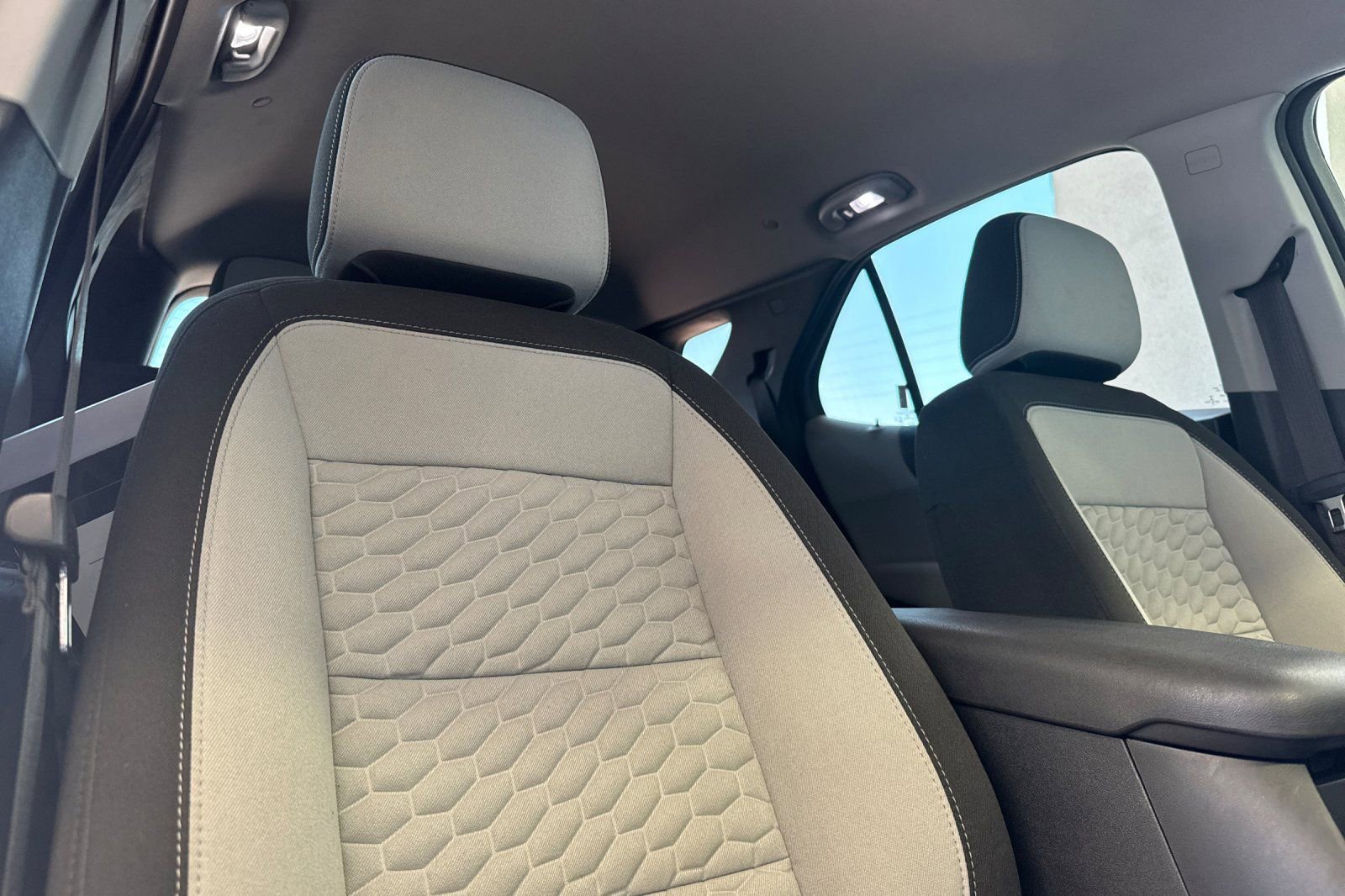 Used 2019 Chevrolet Equinox LS FWD image 17