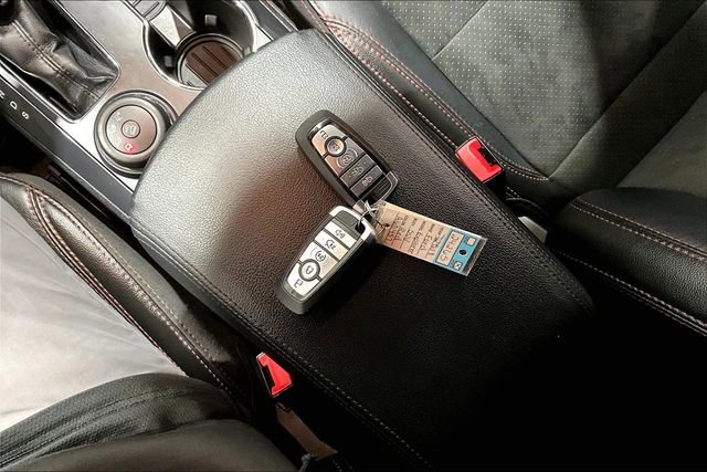 Used 2018 Ford Explorer XLT w/ XLT Appearance Package image 37