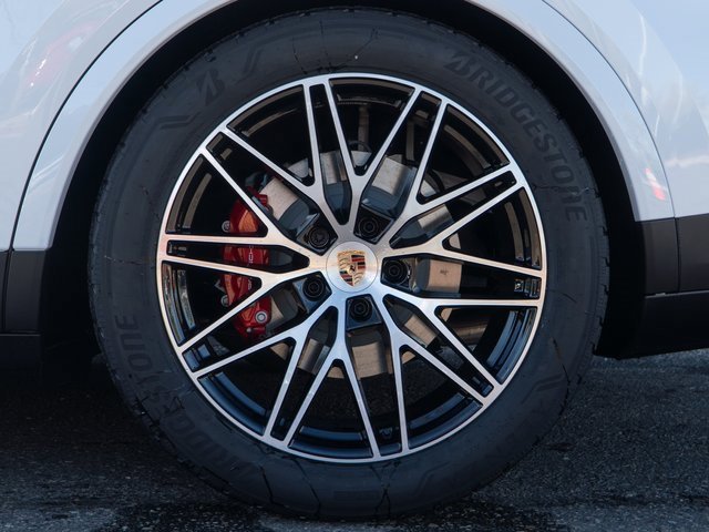 New 2026 Porsche Cayenne S image 13