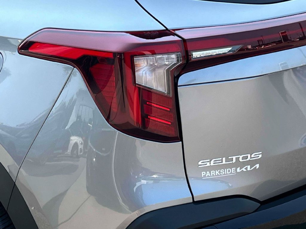 Used 2025 Kia Seltos SX AWD/4WD image 34