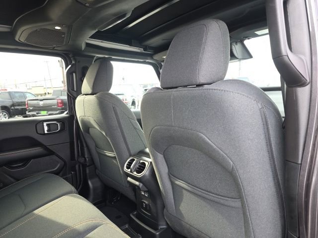 Used 2025 Jeep Wrangler Unlimited Sahara w/ Safety Group image 45