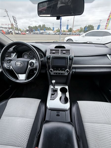 Used 2014 Toyota Camry SE FWD image 20