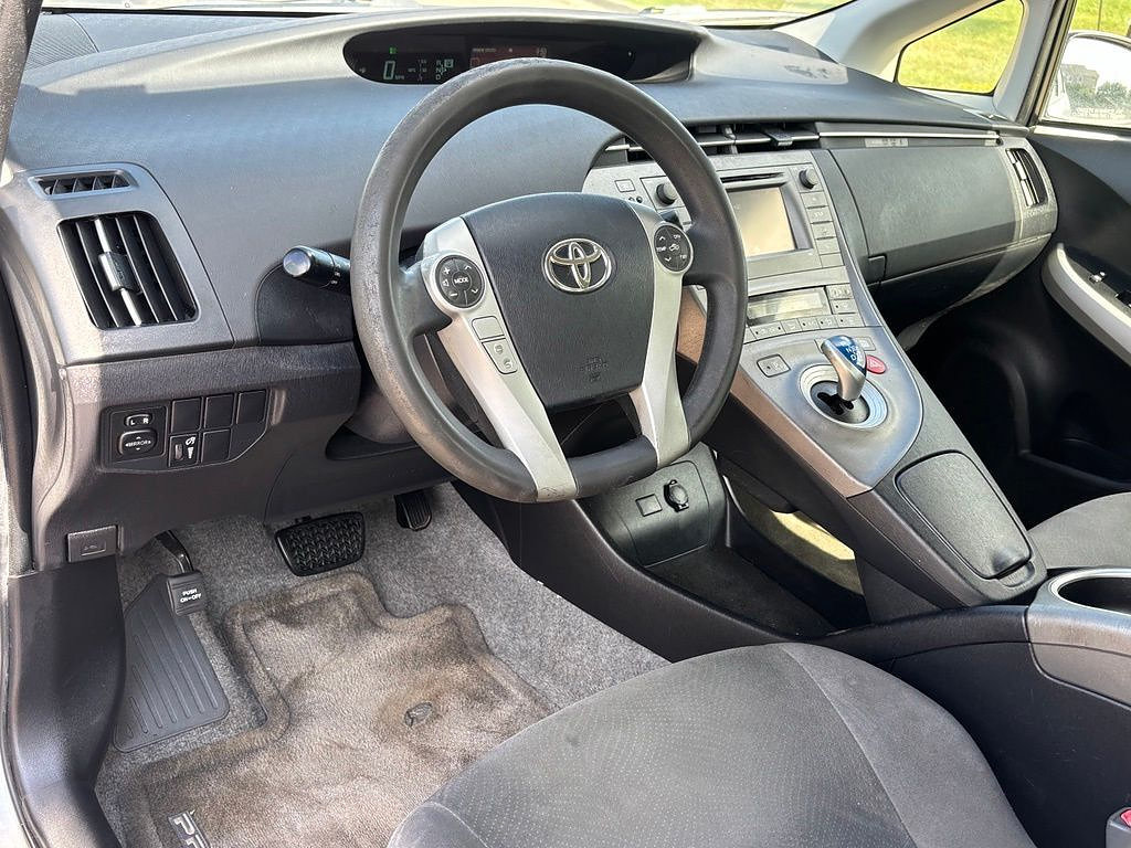 Used 2015 Toyota Prius Two FWD image 34