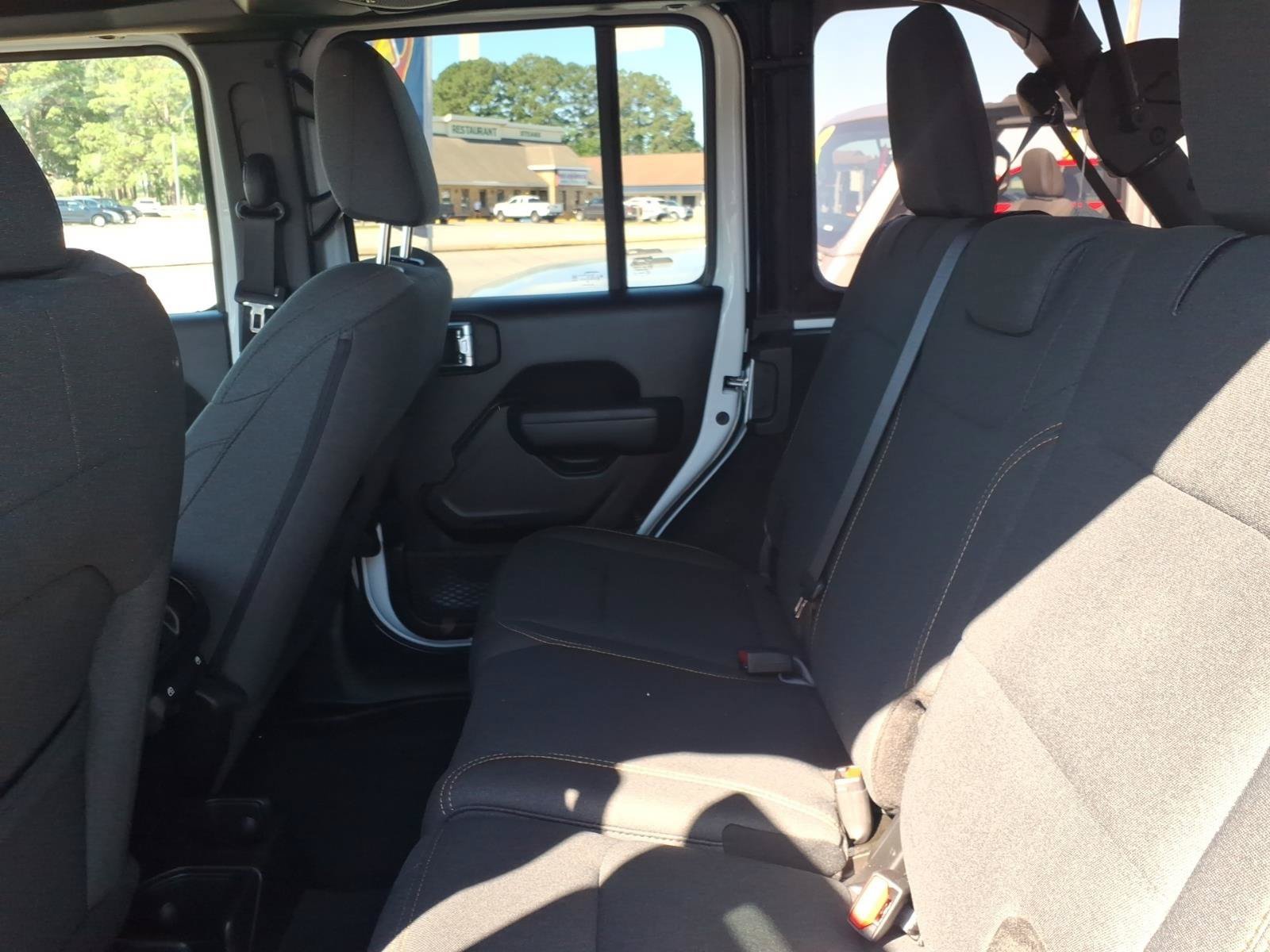 Used 2025 Jeep Wrangler Unlimited Sport AWD/4WD image 9