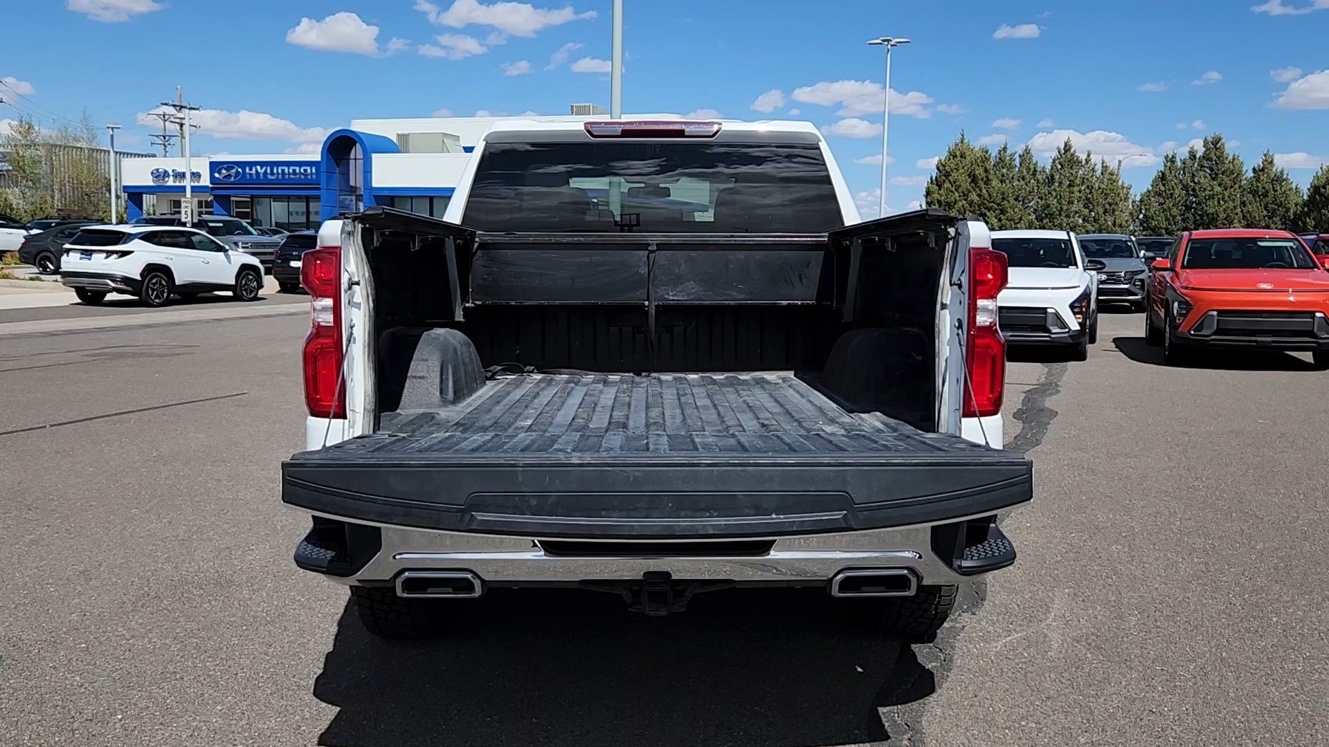 Used 2020 Chevrolet Silverado 1500 LTZ w/ Z71 Off-Road Package AWD/4WD image 18