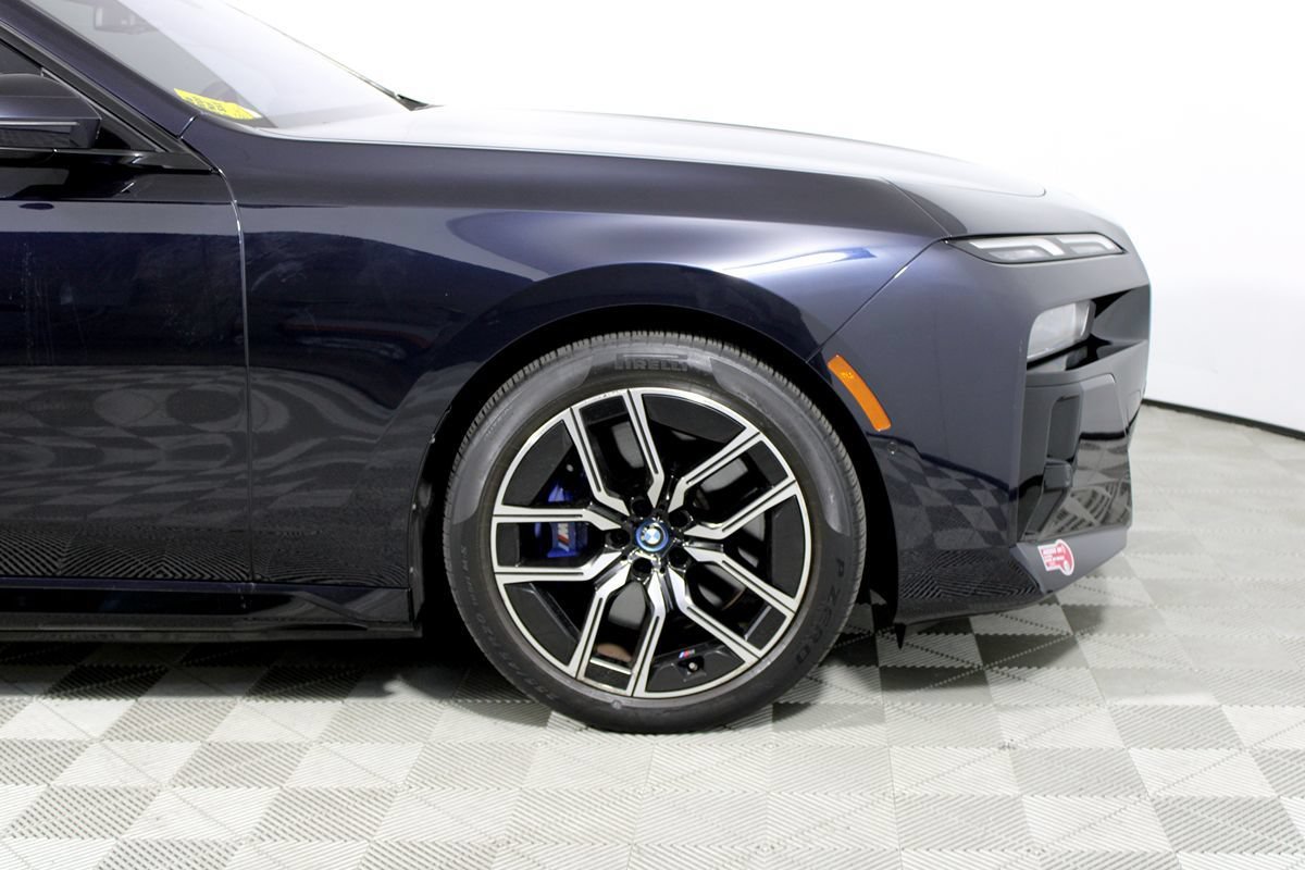 Used 2023 BMW i7 xDrive60 AWD/4WD image 54