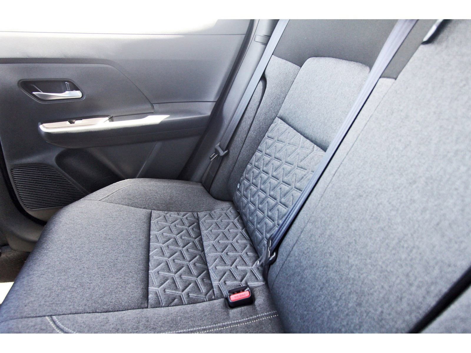 Certified 2025 Nissan Kicks SV image 14