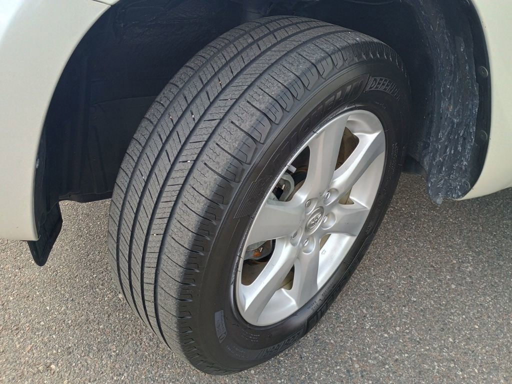 Used 2007 Toyota RAV4 Limited image 10