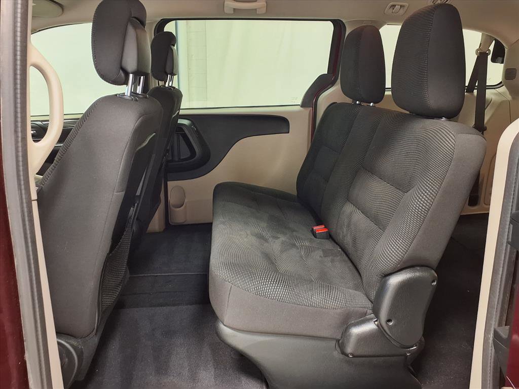 Used 2020 Dodge Grand Caravan SE w/ UConnect Hands-Free Group image 23