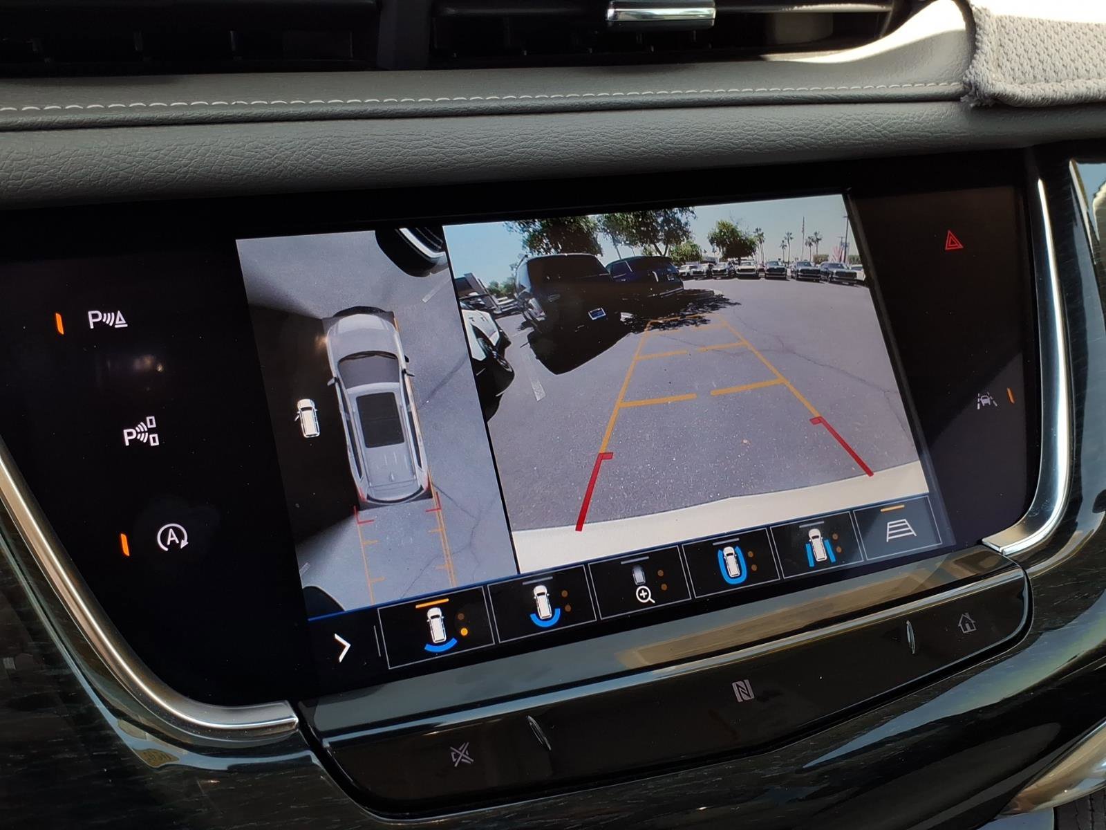 Used 2020 Cadillac XT6 Premium Luxury FWD image 21