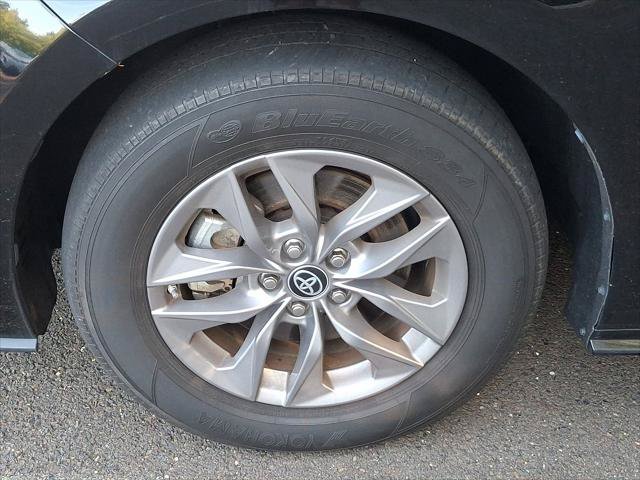 Certified 2023 Toyota Sienna XLE AWD/4WD image 5