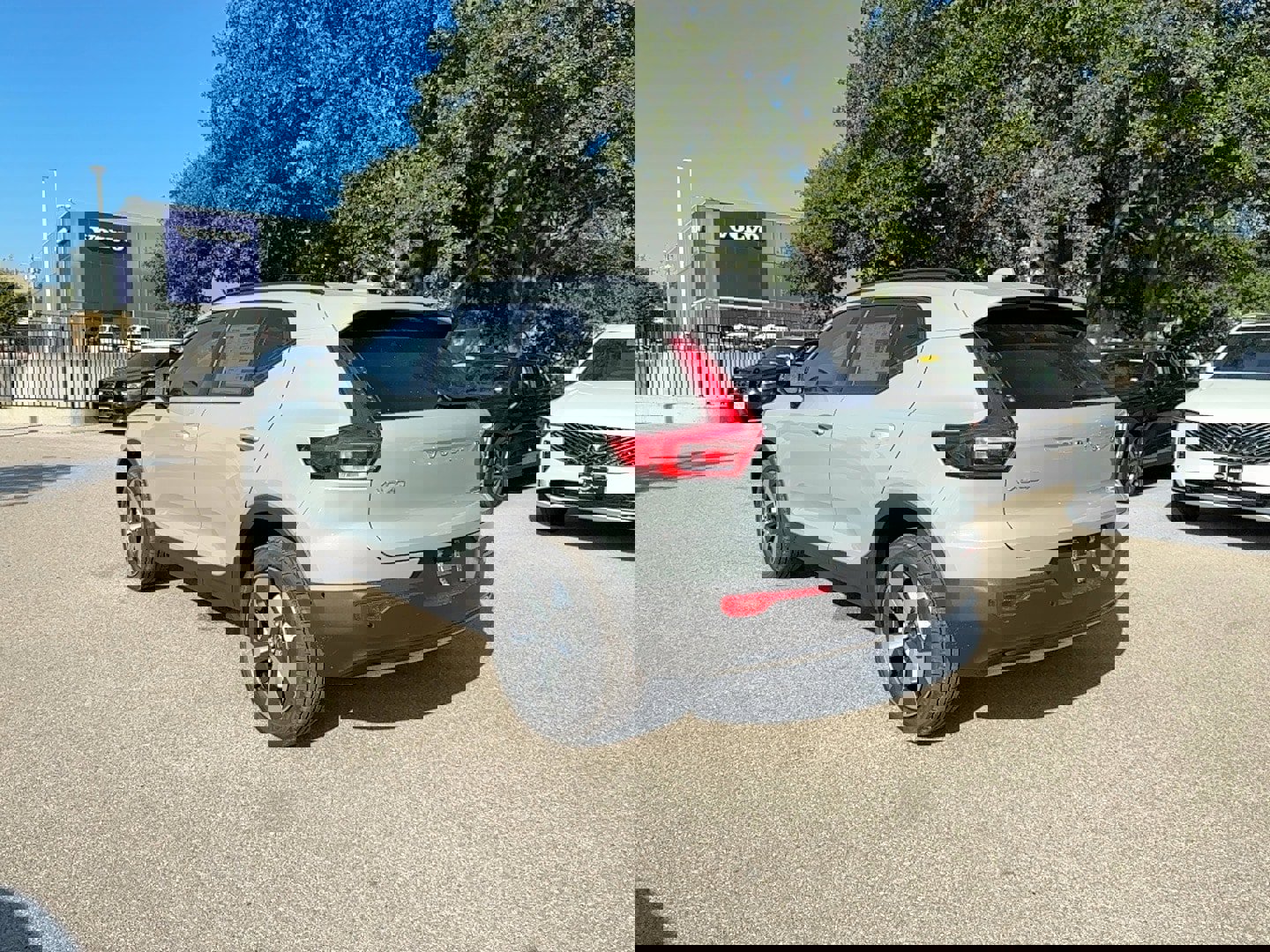 New 2026 Volvo XC40 B5 Plus w/ Protection Package Premier image 4