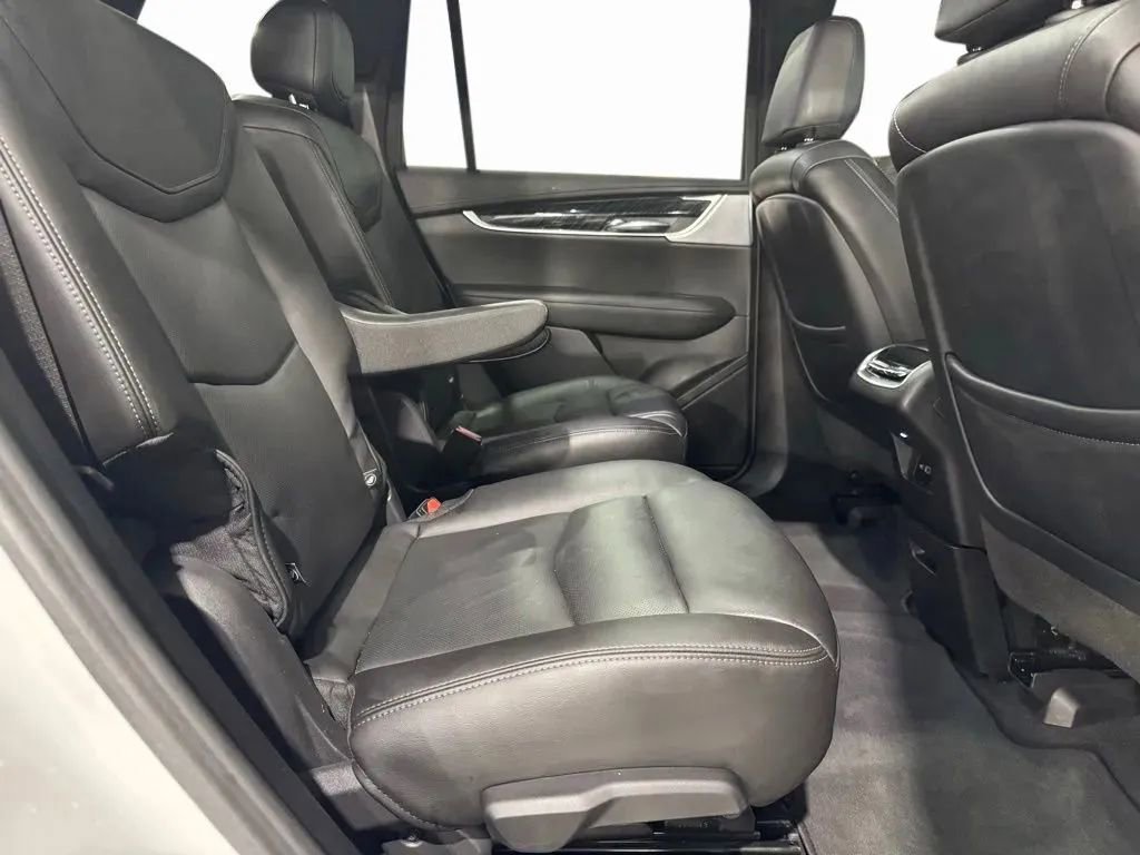 Used 2023 Cadillac XT6 Premium Luxury image 17