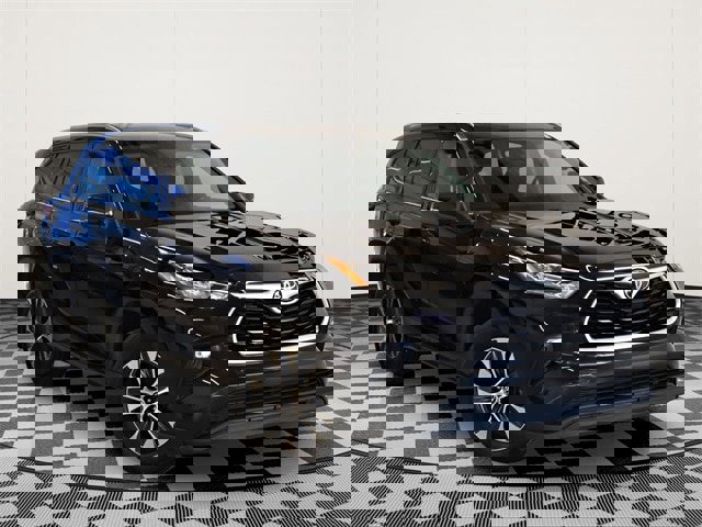 Used 2020 Toyota Highlander XLE