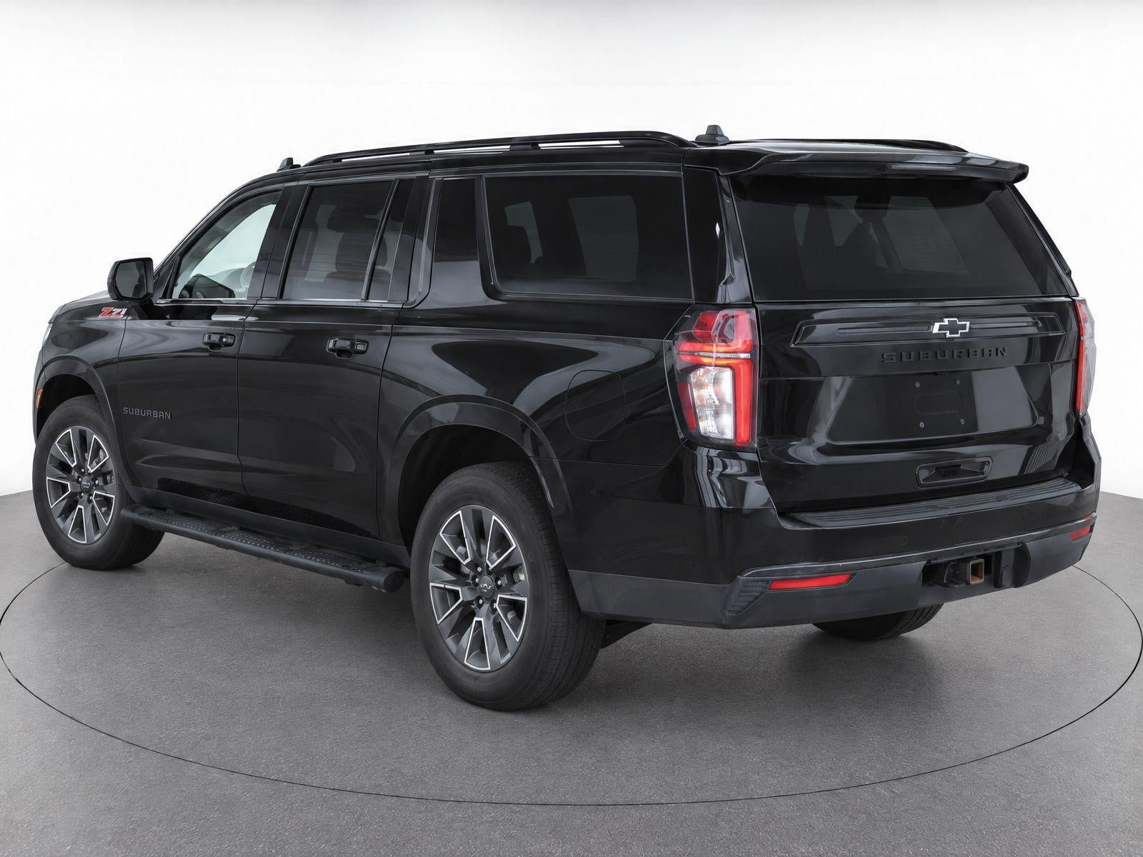 Used 2023 Chevrolet Suburban Z71 AWD/4WD image 3