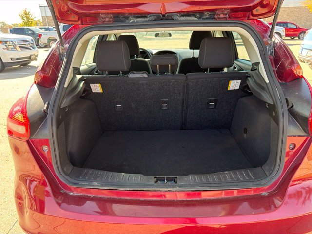 Used 2017 Ford Focus SE w/ Cold Weather Package FWD image 15
