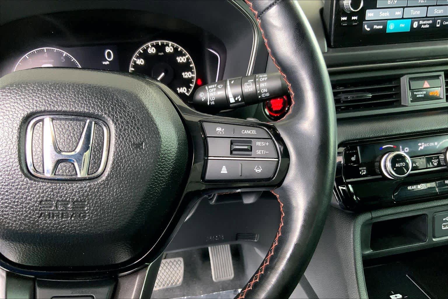 Used 2024 Honda Pilot TrailSport image 25