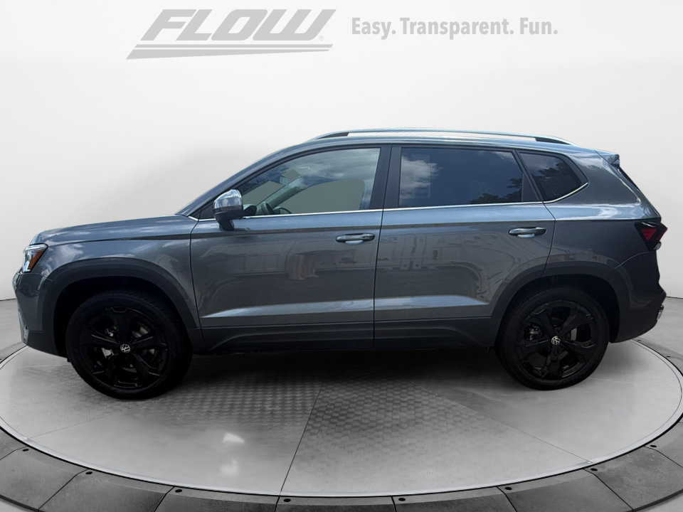 New 2025 Volkswagen Taos SEL image 4