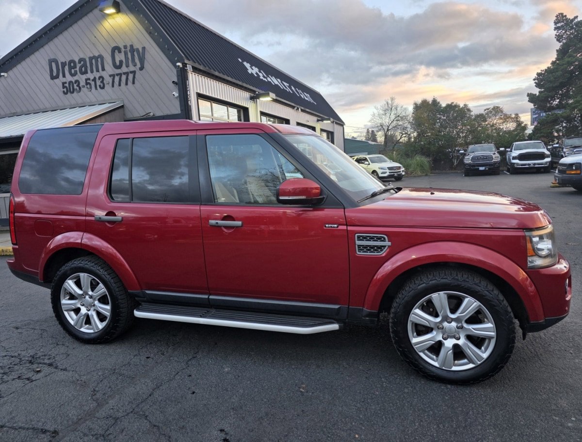 Used 2015 Land Rover LR4 HSE AWD/4WD image 2