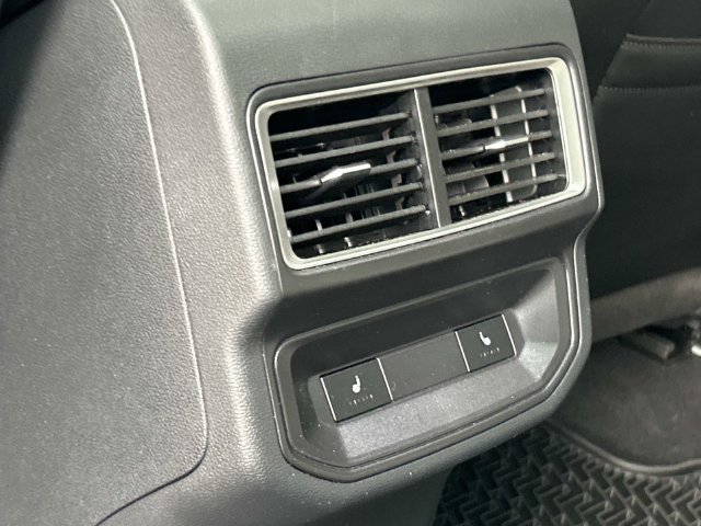 Used 2024 Volkswagen Atlas Cross Sport SEL Premium R-Line AWD/4WD image 21