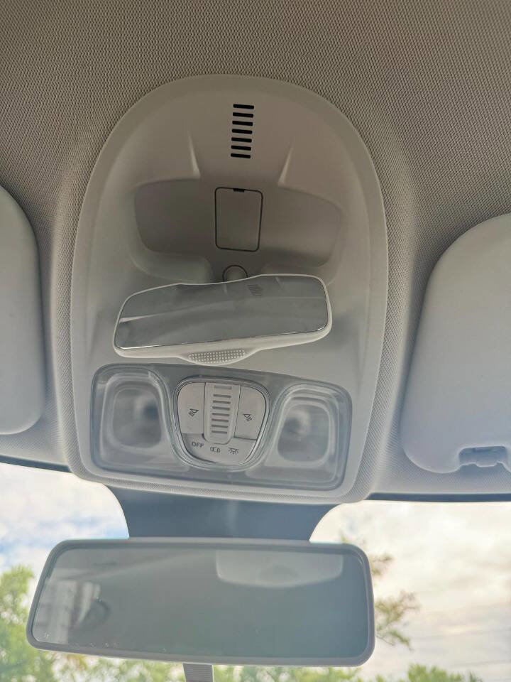 Used 2015 FIAT 500L Trekking image 35