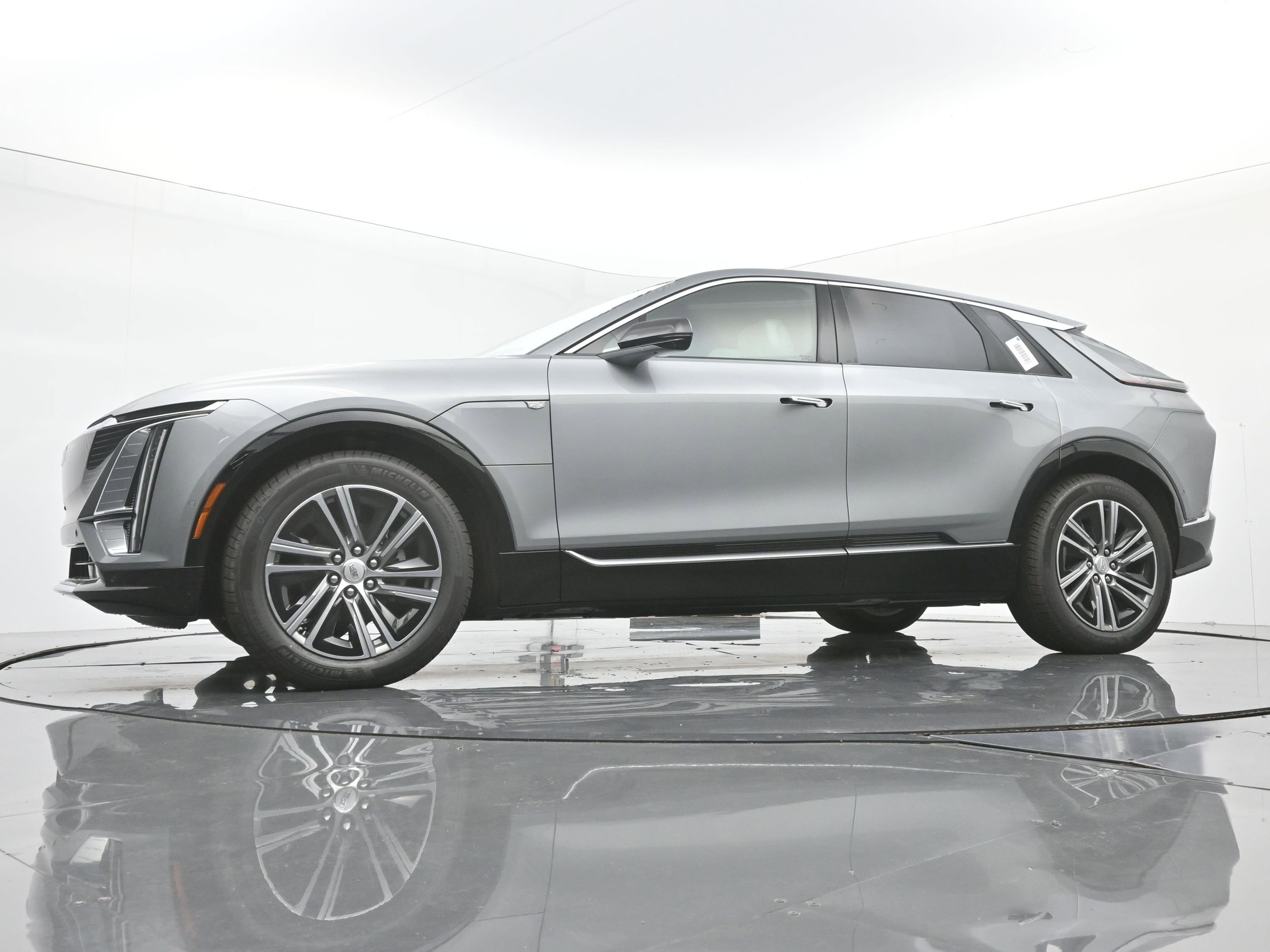 New 2026 Cadillac Lyriq Luxury image 16