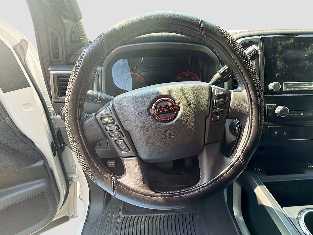 Used 2024 Nissan Titan PRO-4X w/ Pro-4x Convenience Package image 7