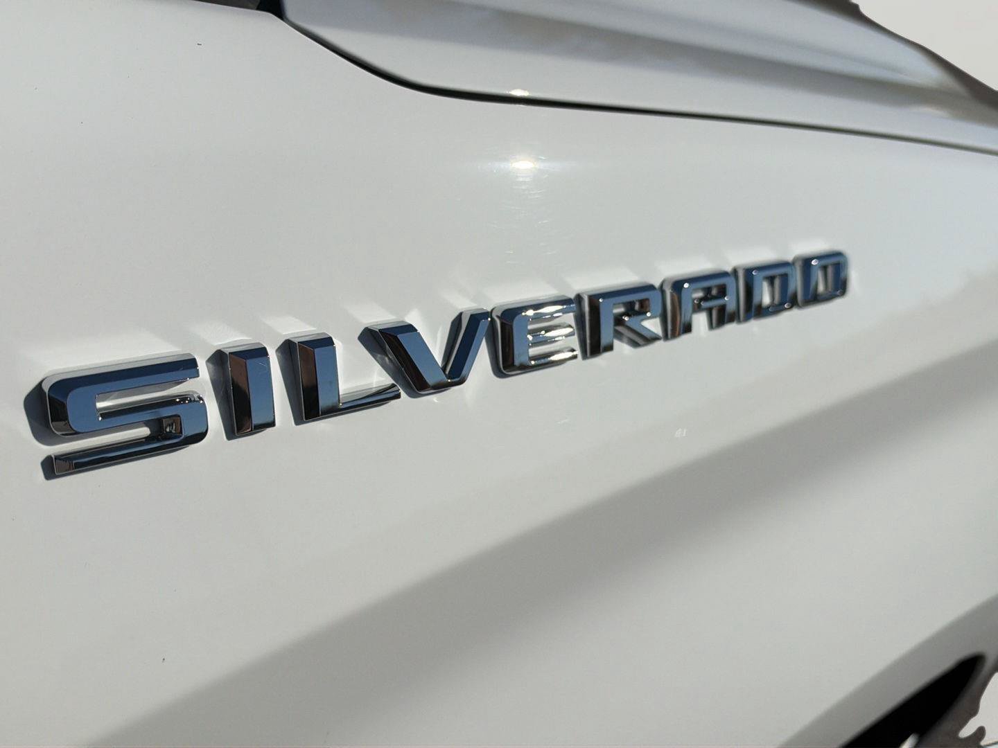 Used 2024 Chevrolet Silverado 1500 LT AWD/4WD image 10