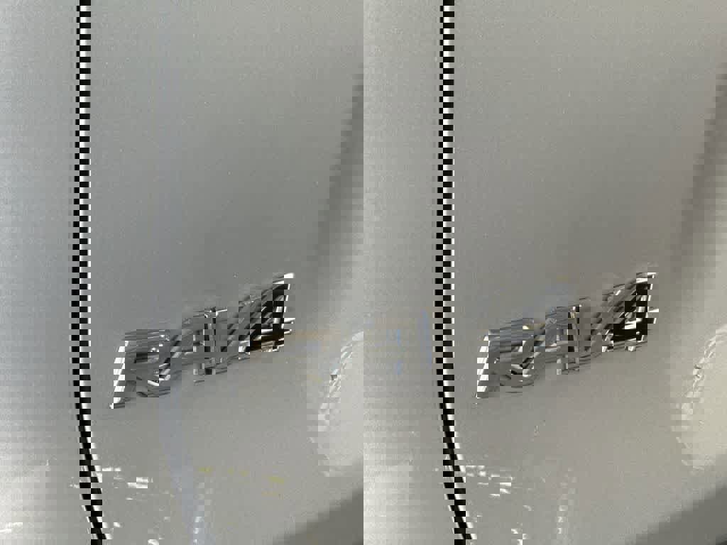 Used 2022 Toyota RAV4 XLE w/ Convenience Package image 10