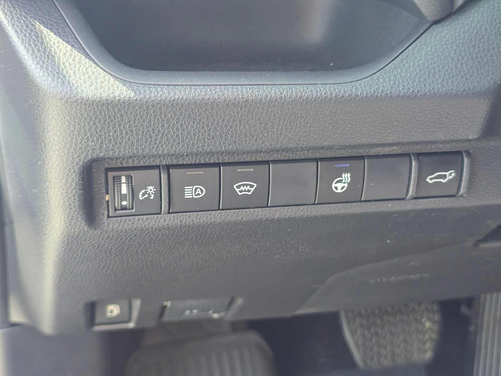 Used 2023 Toyota RAV4 SE w/ Convenience Package AWD/4WD image 25