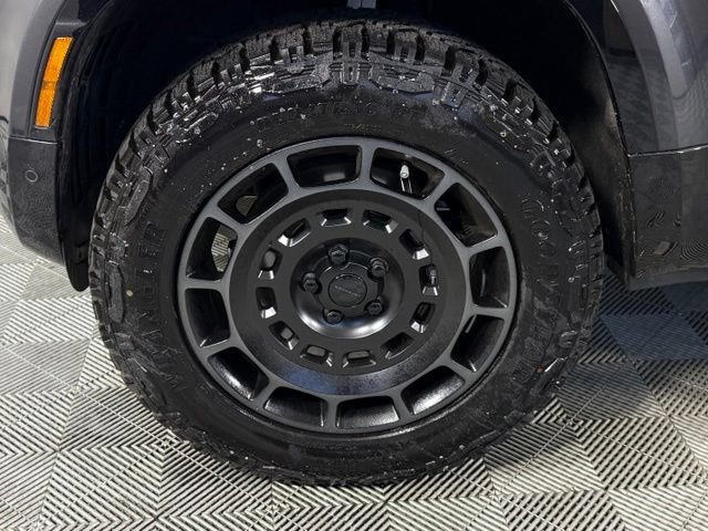 Certified 2025 Land Rover Defender 110 V8 AWD/4WD image 16