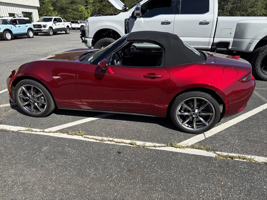 Used 2022 MAZDA MX-5 Miata Grand Touring w/ Weather Package image 5