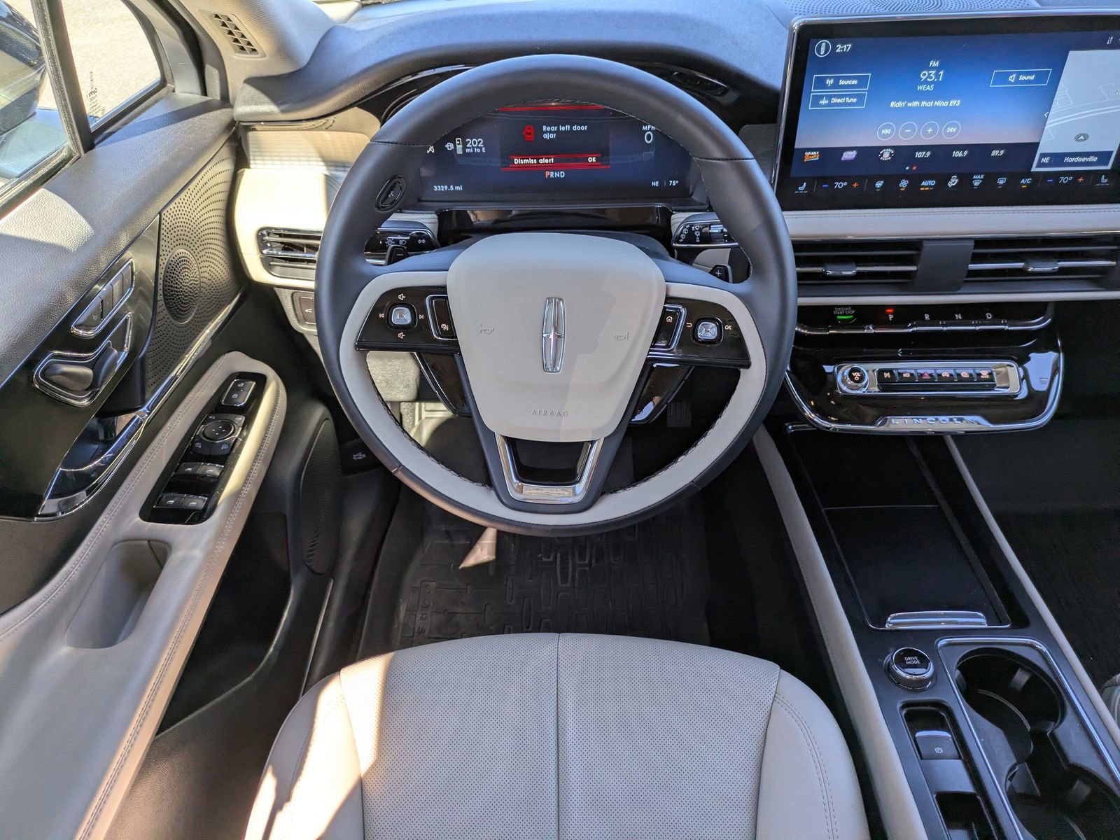 Certified 2025 Lincoln Corsair FWD w/ Equipment Group 101A image 17