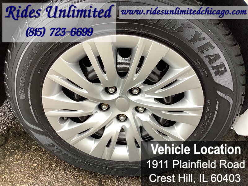 Used 2012 Toyota Camry LE FWD image 38