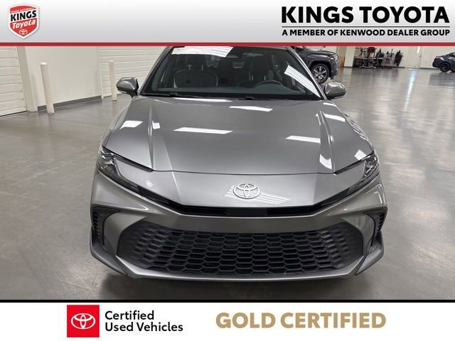 Certified 2025 Toyota Camry SE FWD image 3