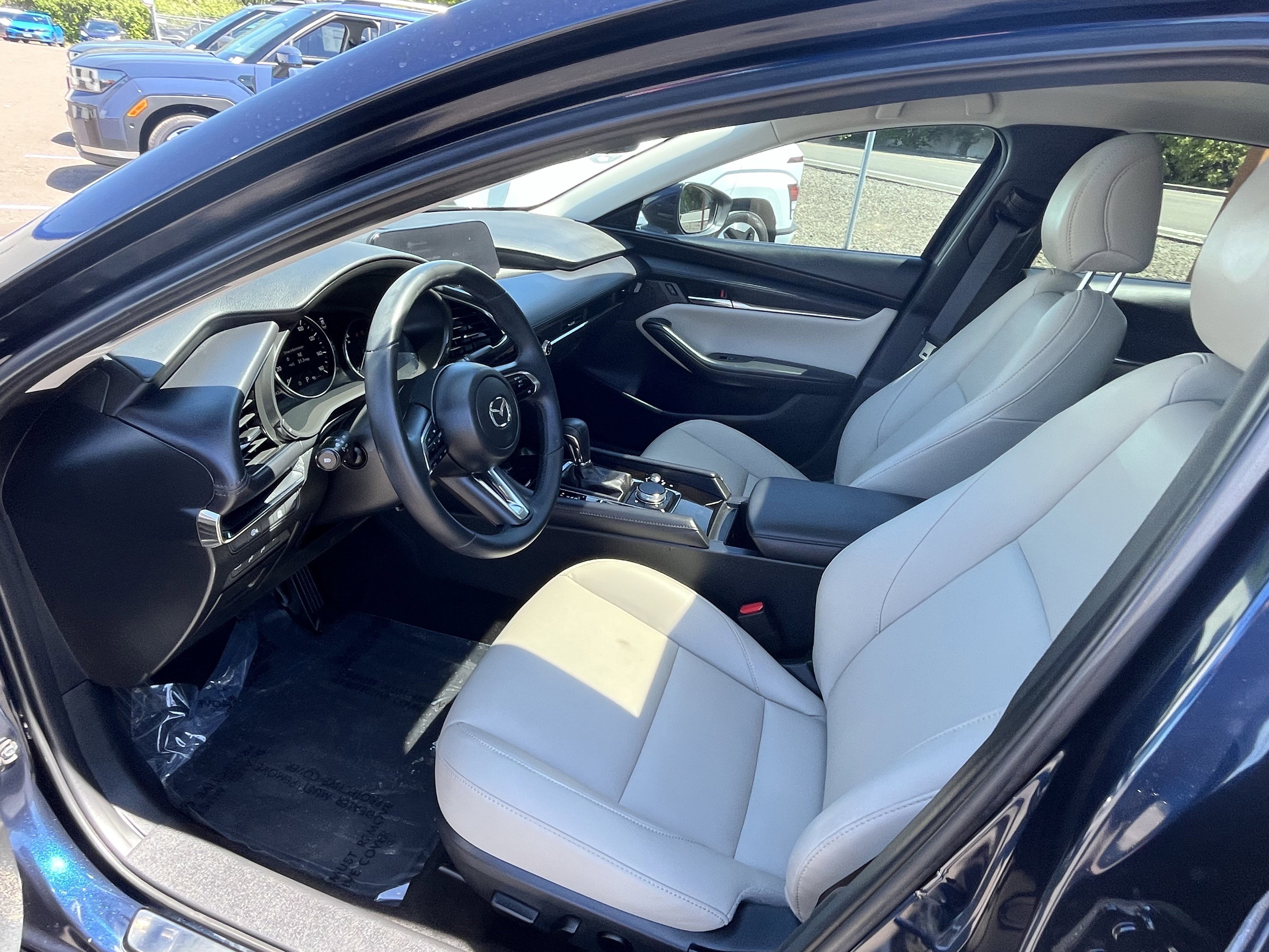 Used 2024 MAZDA MAZDA3 s FWD image 9